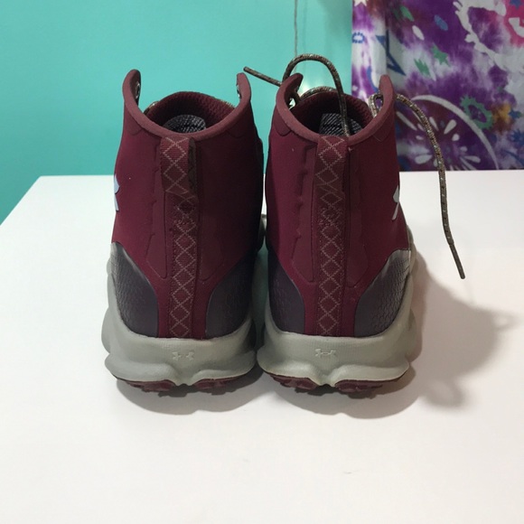 Under Armour Hiking Boots - Picture 4 of 7